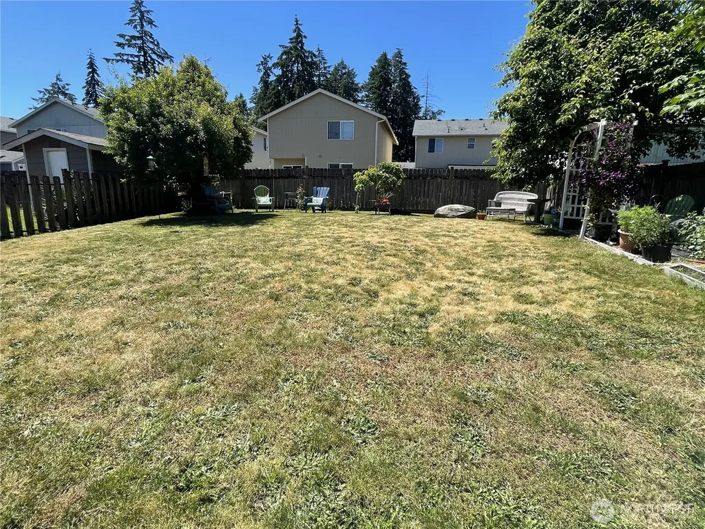 11712 10th Avenue E Tacoma WA 98445