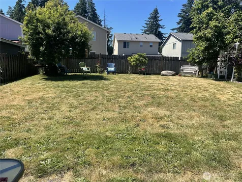 11712 10th Avenue E Tacoma WA 98445