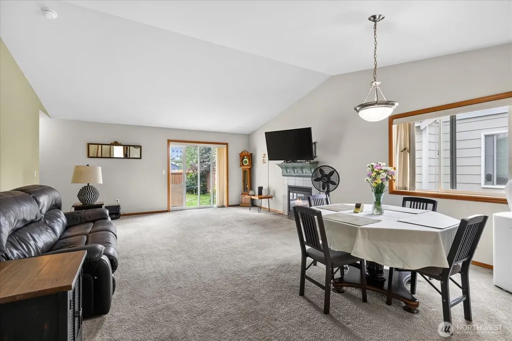 5725 121st Place NE Marysville WA 98271