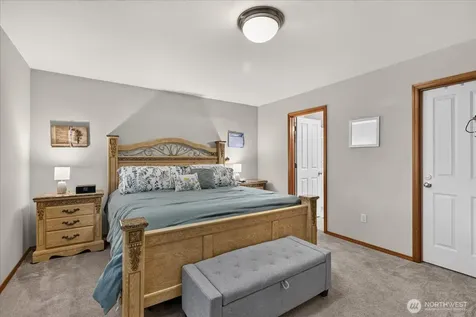 5725 121st Place NE Marysville WA 98271