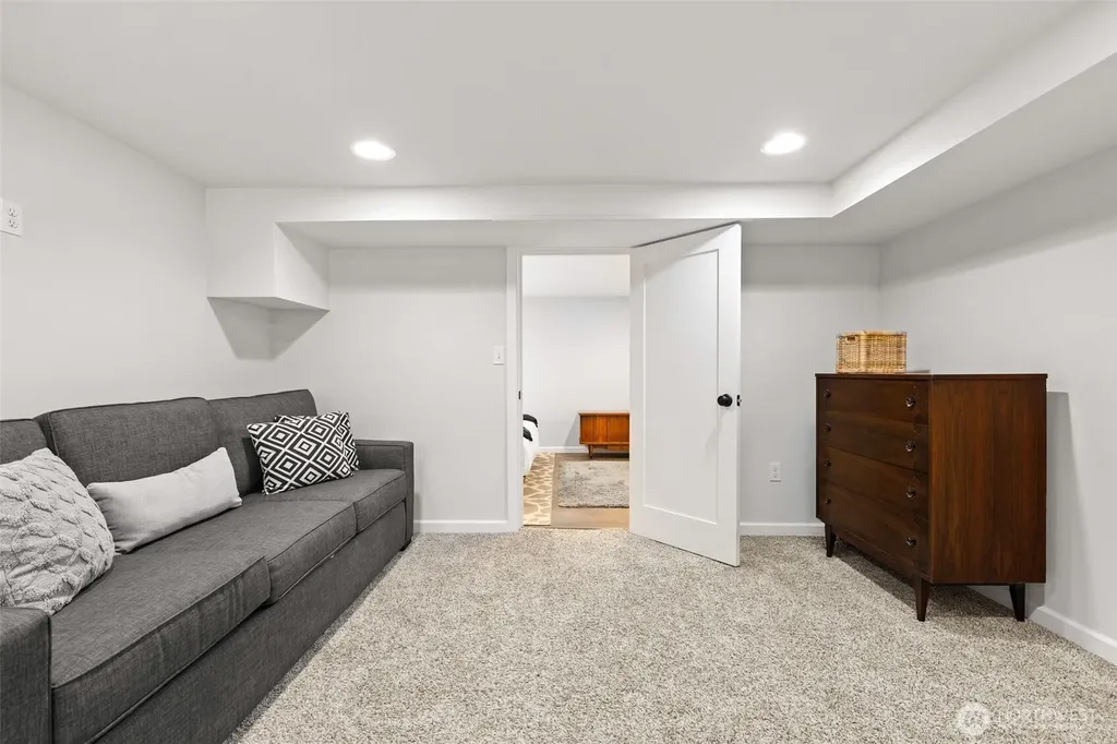 3701 SW Henderson Street Seattle WA 98126