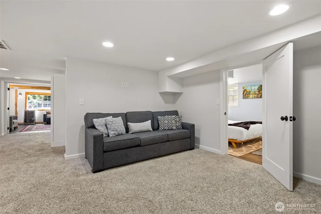 3701 SW Henderson Street Seattle WA 98126