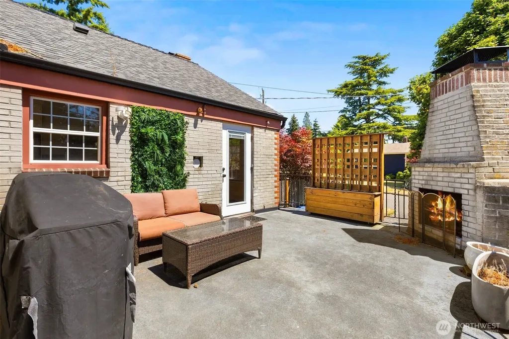 3701 SW Henderson Street Seattle WA 98126