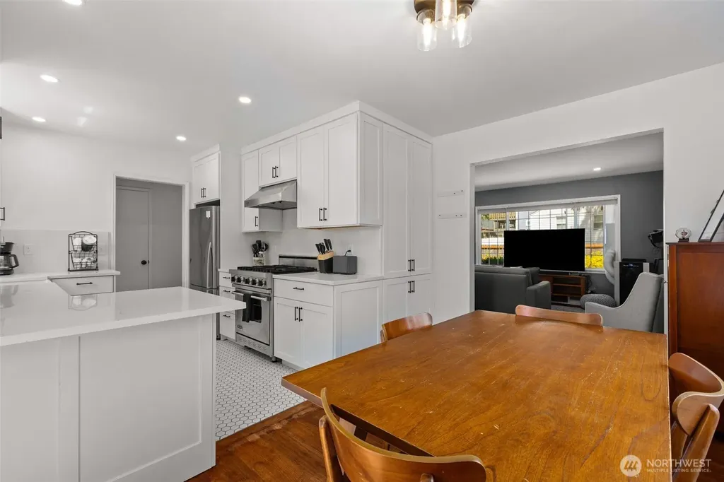 3701 SW Henderson Street Seattle WA 98126