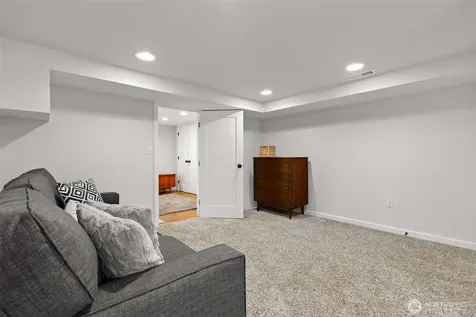 3701 SW Henderson Street Seattle WA 98126