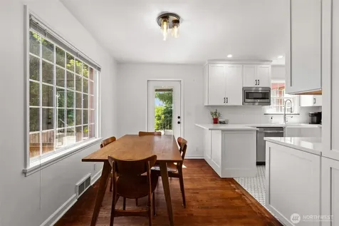 3701 SW Henderson Street Seattle WA 98126