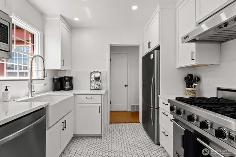 3701 SW Henderson Street Seattle WA 98126