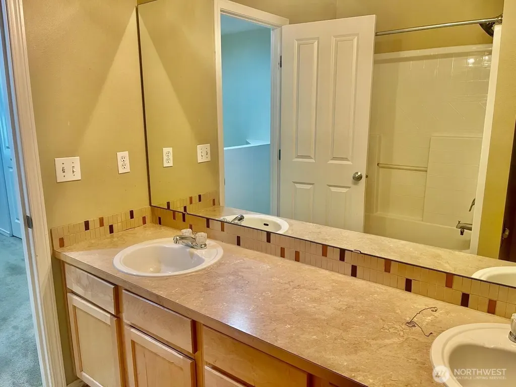 630 SE 67th Lane SE Auburn WA 98092