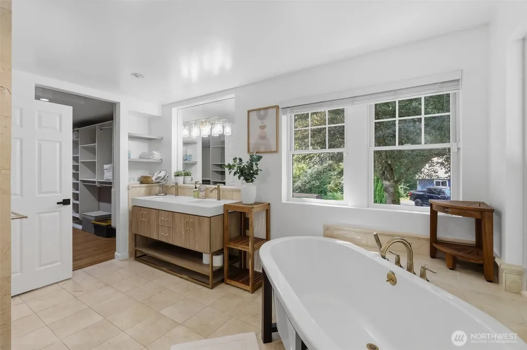 20425 Little Bearcreek Road Woodinville WA 98072