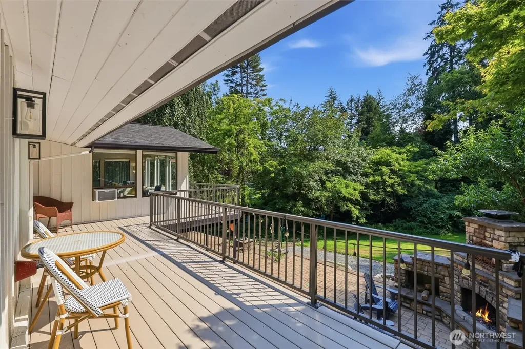 20425 Little Bearcreek Road Woodinville WA 98072