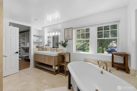 20425 Little Bearcreek Road Woodinville WA 98072