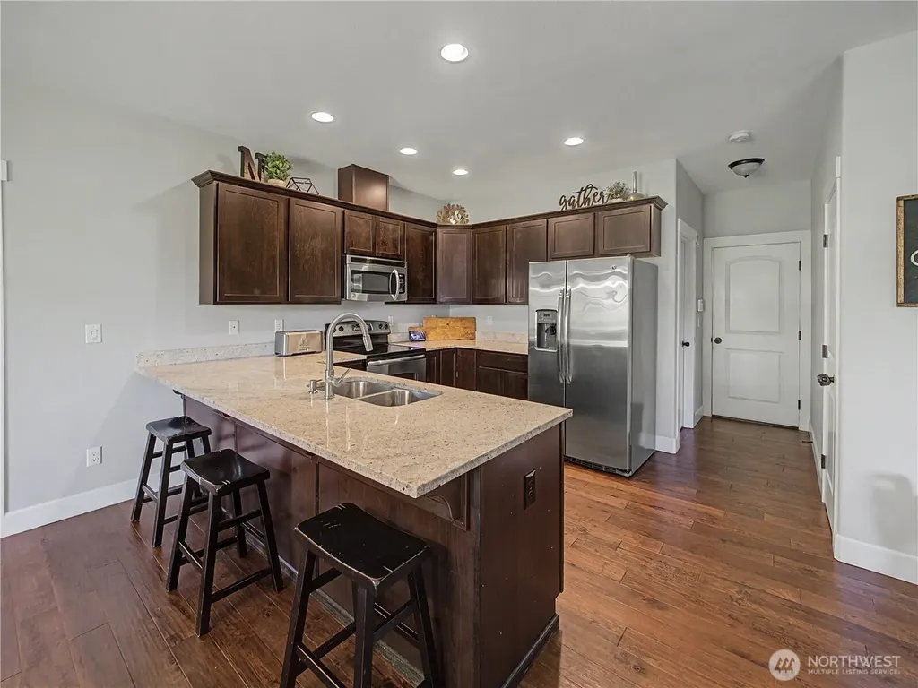 2521 12th Avenue NW Puyallup WA 98371