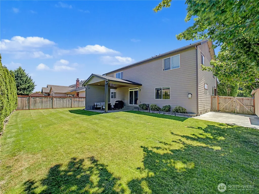 2521 12th Avenue NW Puyallup WA 98371