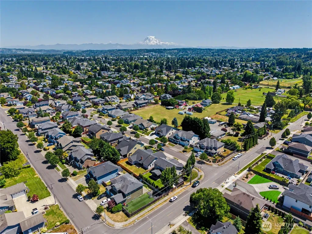 2521 12th Avenue NW Puyallup WA 98371