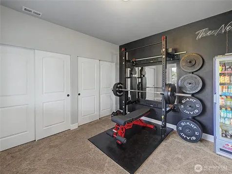 2521 12th Avenue NW Puyallup WA 98371