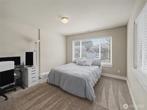 2521 12th Avenue NW Puyallup WA 98371