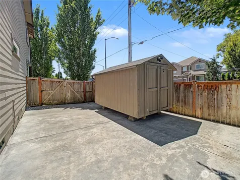 2521 12th Avenue NW Puyallup WA 98371