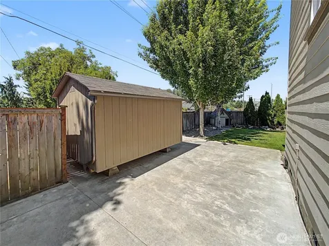 2521 12th Avenue NW Puyallup WA 98371