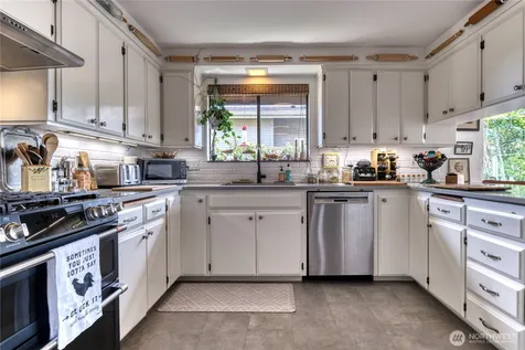 632 Highland Drive Point Roberts WA 98281