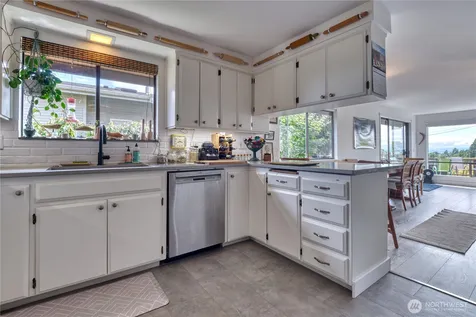 632 Highland Drive Point Roberts WA 98281