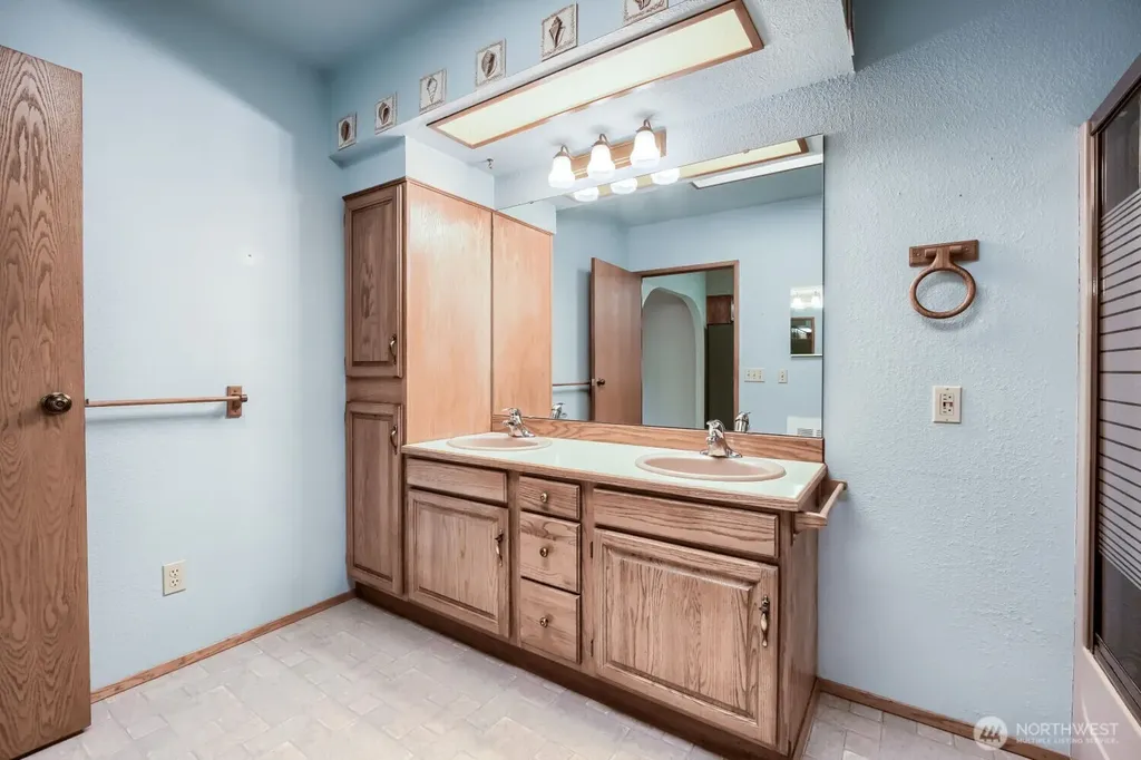 4860 S 175th Street Seatac WA 98188