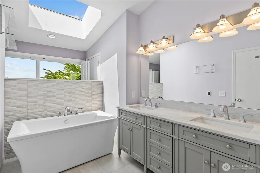 809 Spruce Place Edmonds WA 98020