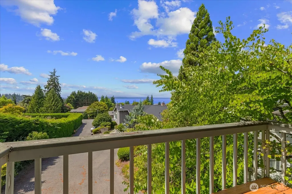 809 Spruce Place Edmonds WA 98020