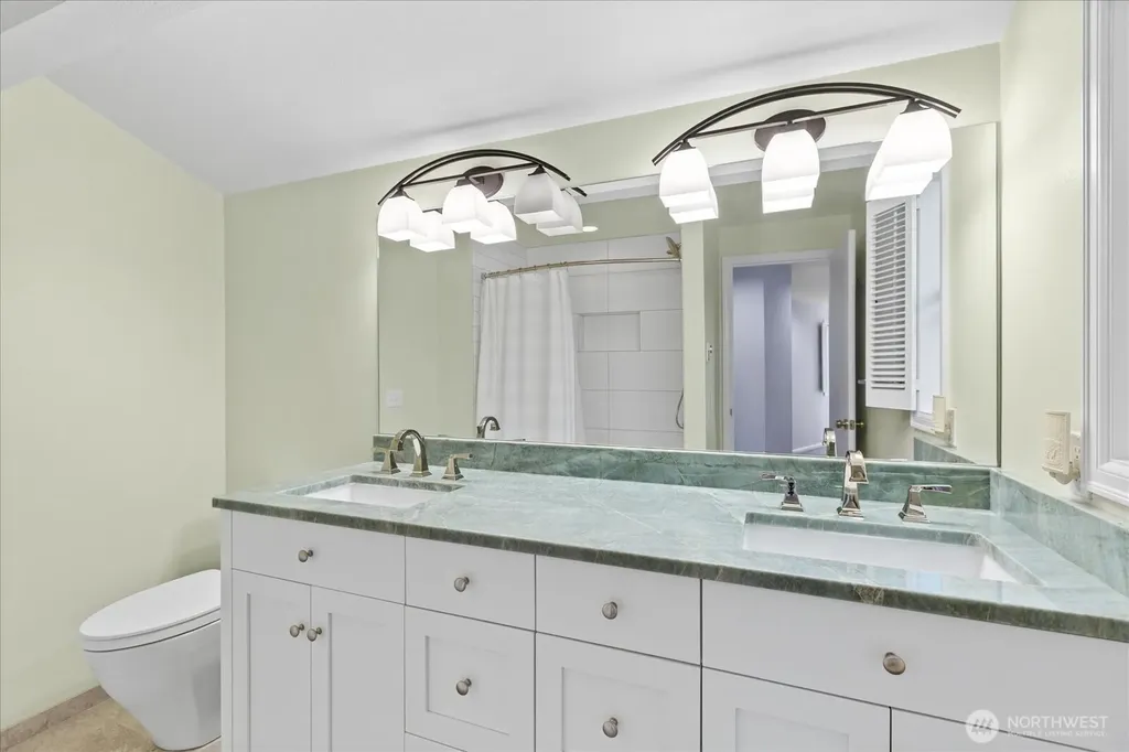 809 Spruce Place Edmonds WA 98020