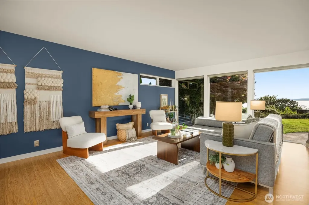 8731 Fauntlee Crest SW Seattle WA 98136