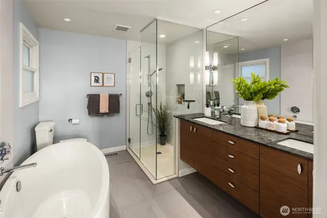 8731 Fauntlee Crest SW Seattle WA 98136