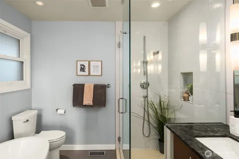 8731 Fauntlee Crest SW Seattle WA 98136