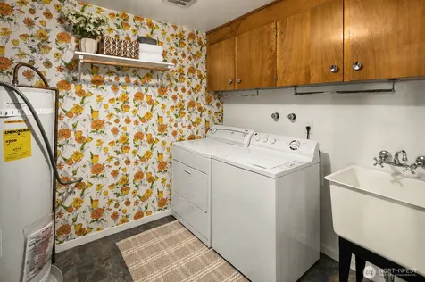 8731 Fauntlee Crest SW Seattle WA 98136