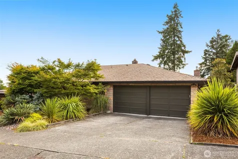 8731 Fauntlee Crest SW Seattle WA 98136