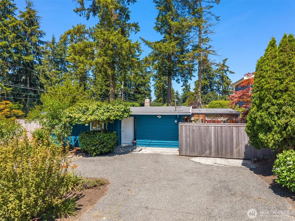 7425 202nd St SW Lynnwood WA 98036