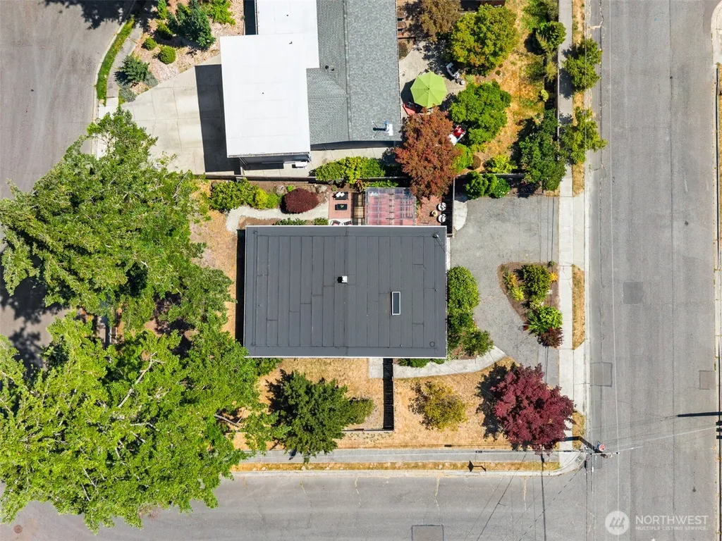 7425 202nd St SW Lynnwood WA 98036