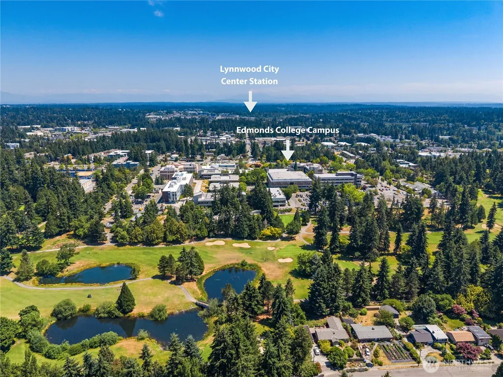 7425 202nd St SW Lynnwood WA 98036