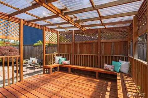 7425 202nd St SW Lynnwood WA 98036