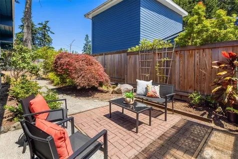 7425 202nd St SW Lynnwood WA 98036