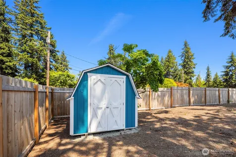 7425 202nd St SW Lynnwood WA 98036