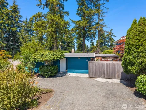 7425 202nd St SW Lynnwood WA 98036