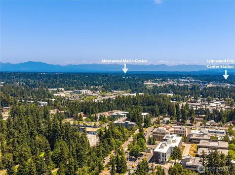 7425 202nd St SW Lynnwood WA 98036