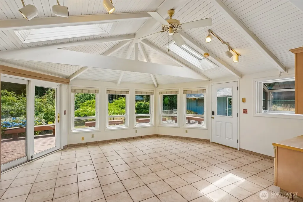 884 Kamus Place Fox Island WA 98333