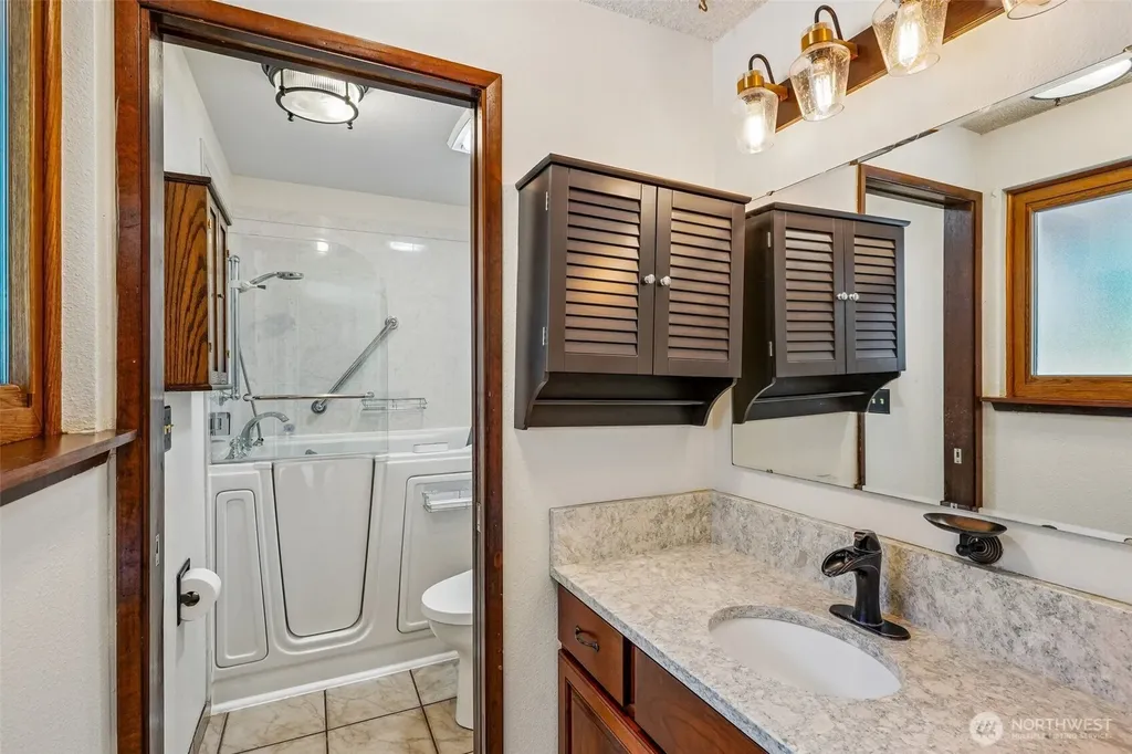 884 Kamus Place Fox Island WA 98333