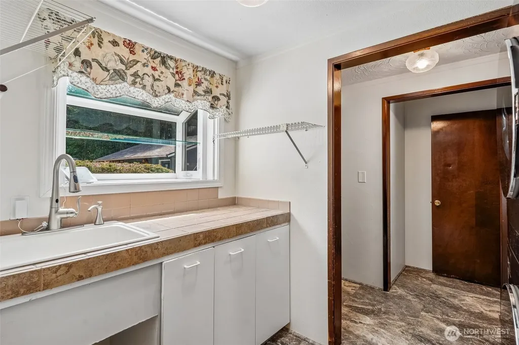 884 Kamus Place Fox Island WA 98333