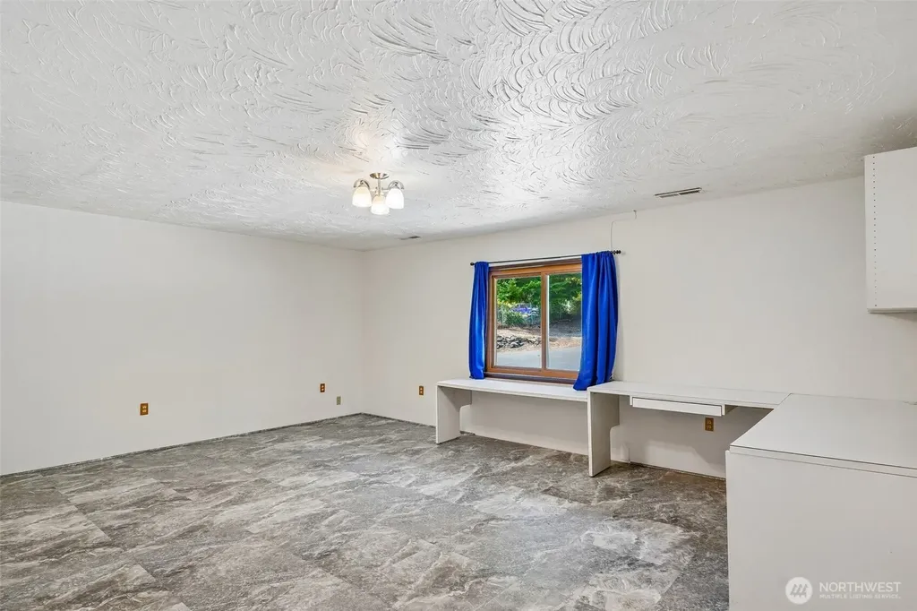 884 Kamus Place Fox Island WA 98333