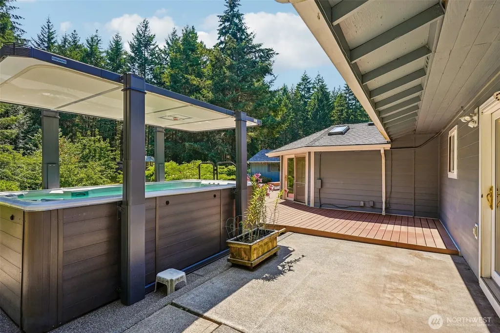 884 Kamus Place Fox Island WA 98333