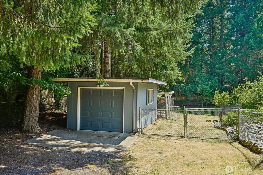 884 Kamus Place Fox Island WA 98333