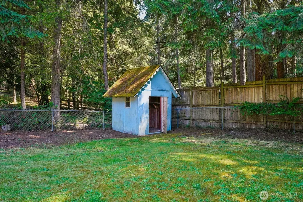884 Kamus Place Fox Island WA 98333