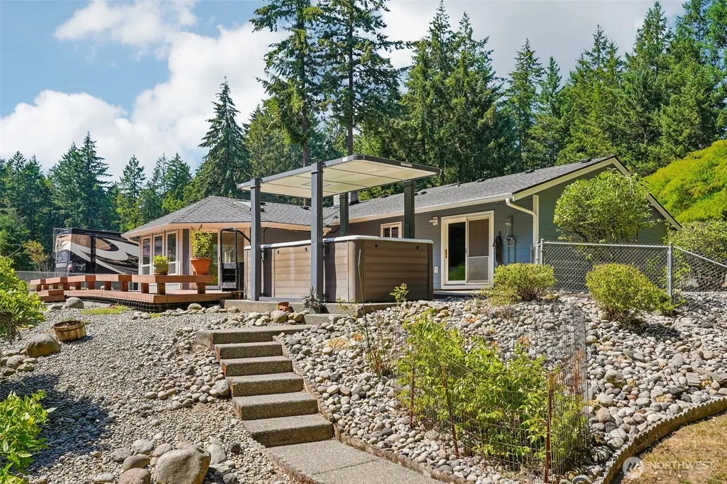 884 Kamus Place Fox Island WA 98333