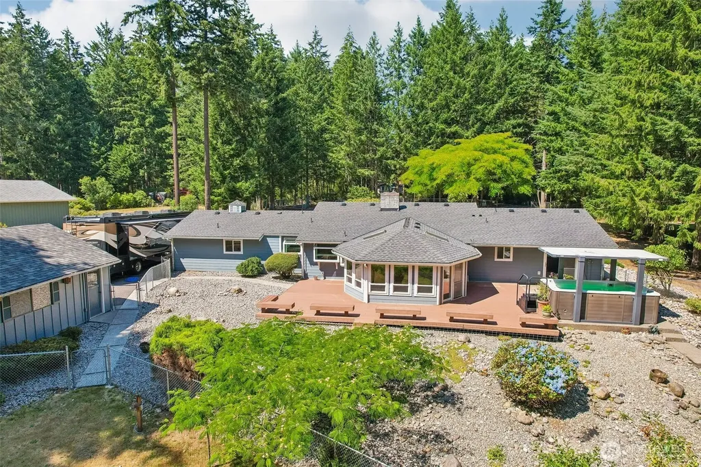 884 Kamus Place Fox Island WA 98333